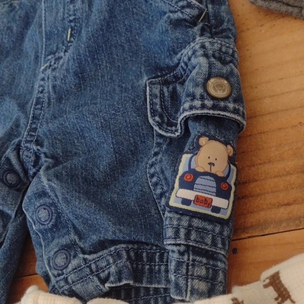 Carter's Baby Boy Clothing Age Newborn 6 Pieces